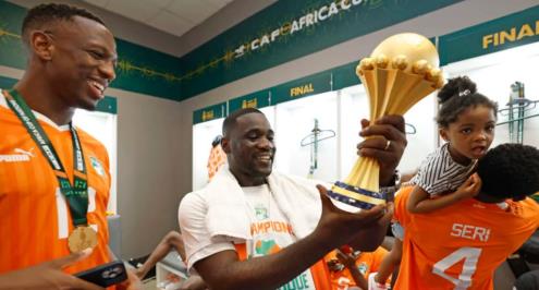 فاز بكأس العالم مع فرنسا ومنتخب مصر حرمه من عرش أفريقيا.. إيمرس فاي قائد صدفة كوت ديفوار